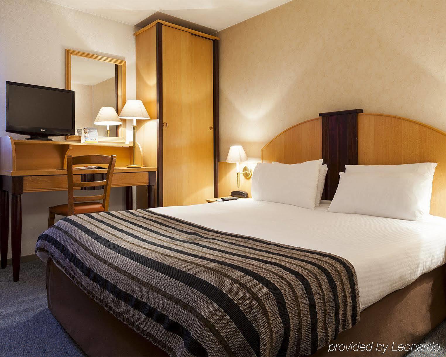 B&B Hotel เบรทินีย์-ซัวร์-ออร์จ ภายนอก รูปภาพ
