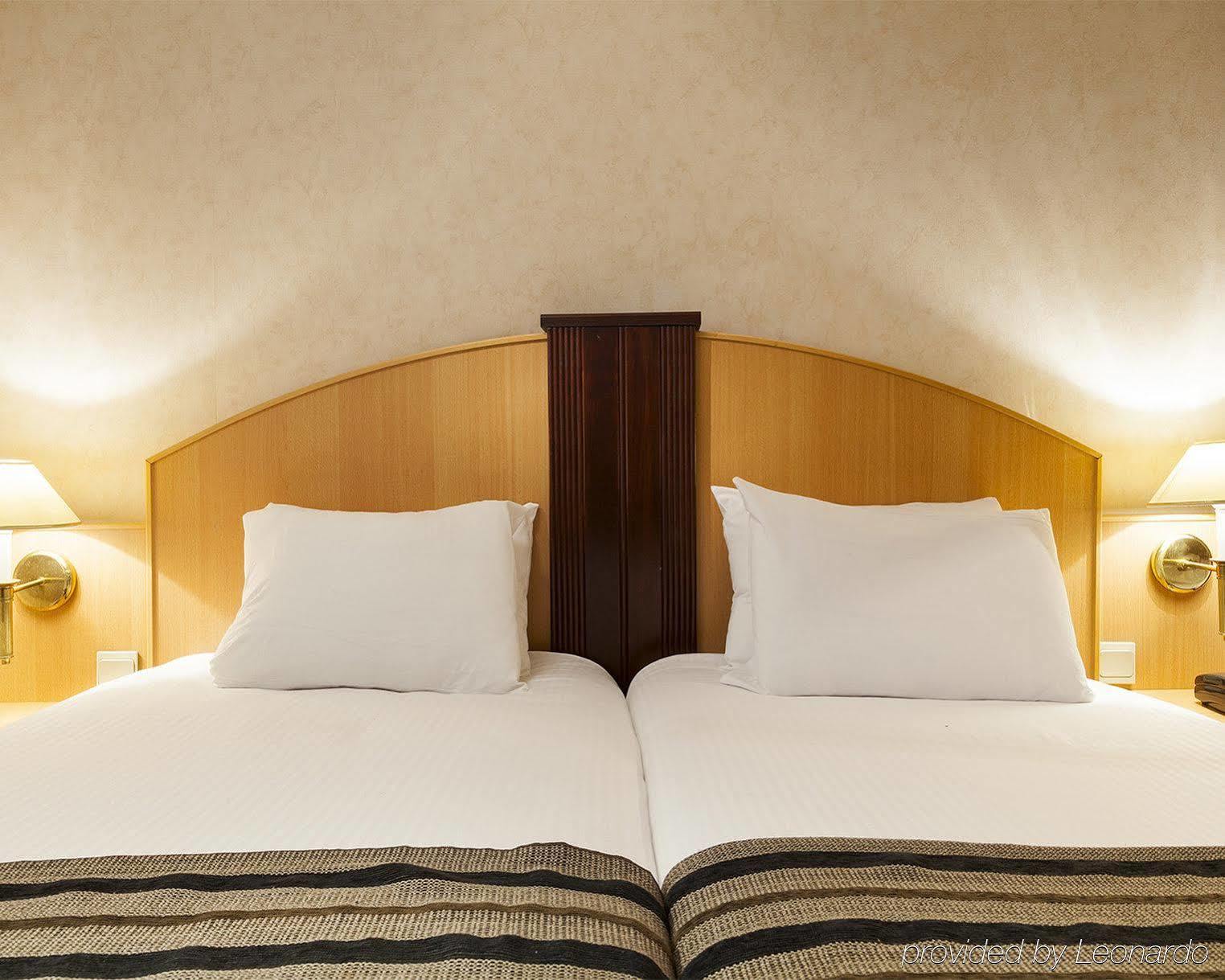 B&B Hotel เบรทินีย์-ซัวร์-ออร์จ ภายนอก รูปภาพ